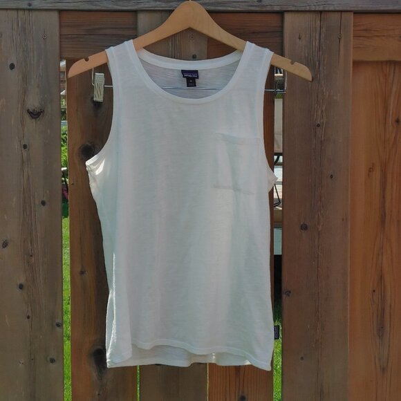 LOVELY PATAGONIA Tank Top with Breast Pocket Women's Size XS WHITE Light Weight - Picture 1 of 5